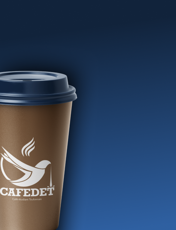 Mockup d’un gobelet de café avec le logo CAFÉDET, un café étudiant Toulonnais, illustrant son identité visuelle et son branding.